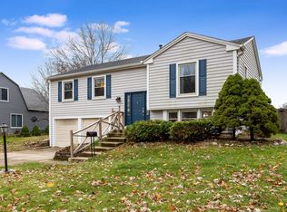 36 Fieldpoint Rd, Montgomery, IL 60538