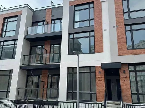 8 David Eyer Rd #1224, Richmond Hill, ON L4S 0N3