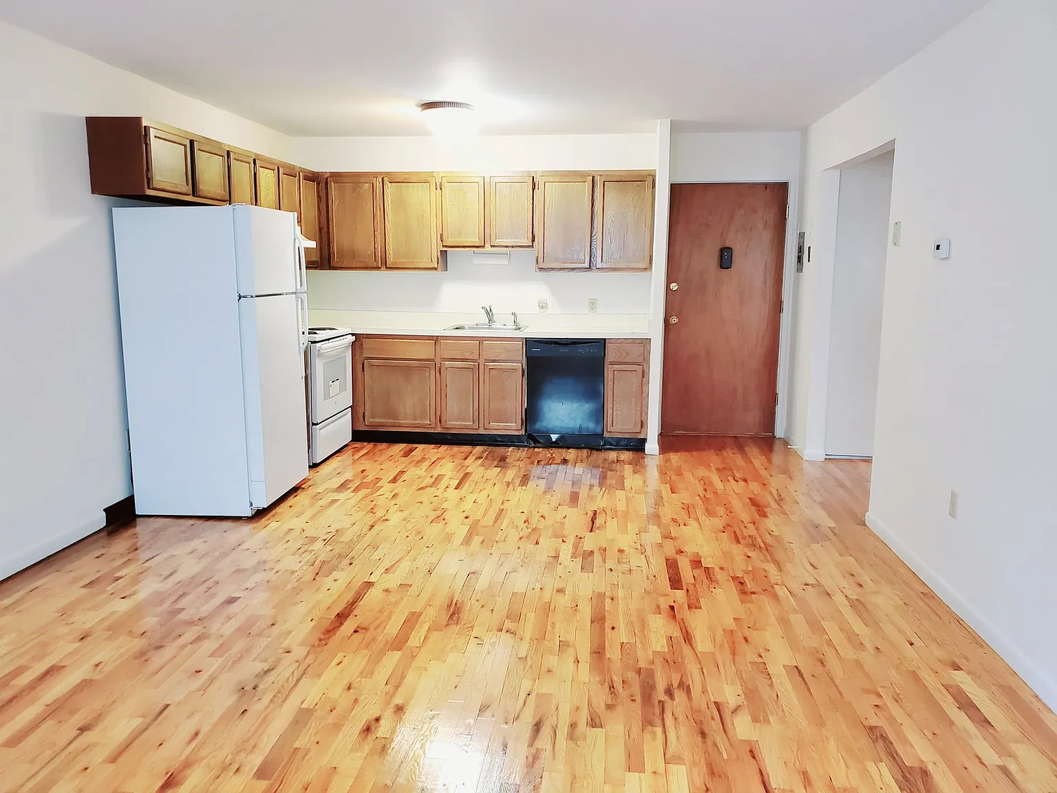 1 bed, 1.0 bath, 625 sqft, $1,900 — Photo 1
