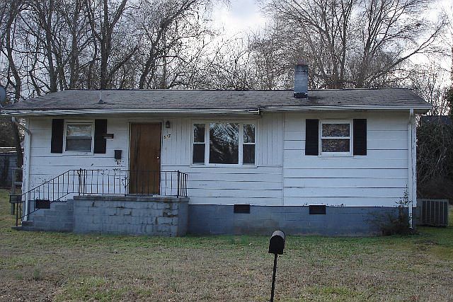 1st image of 517 Osborne Cir