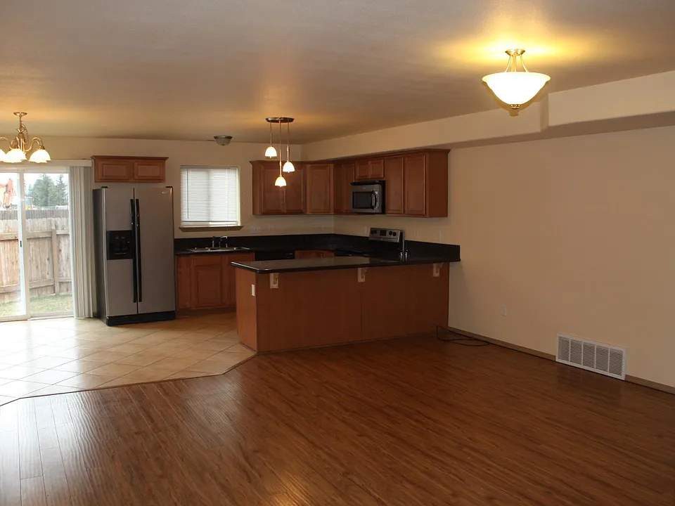 308 S Blake Rd