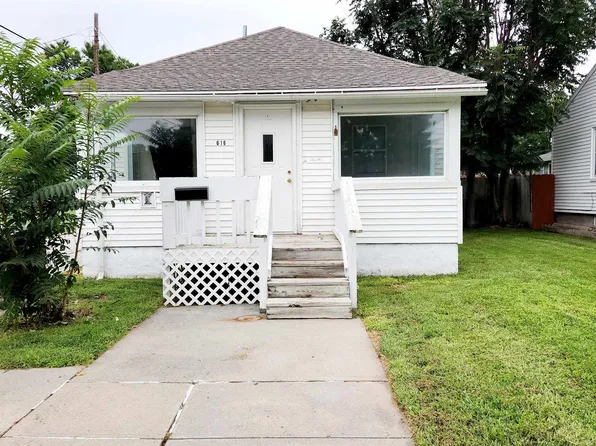 616 18th St, Gothenburg, NE 69138