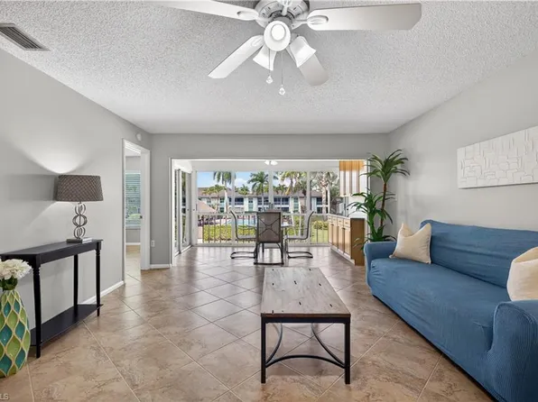 325 Charlemagne BLVD #A206, NAPLES, FL 34112