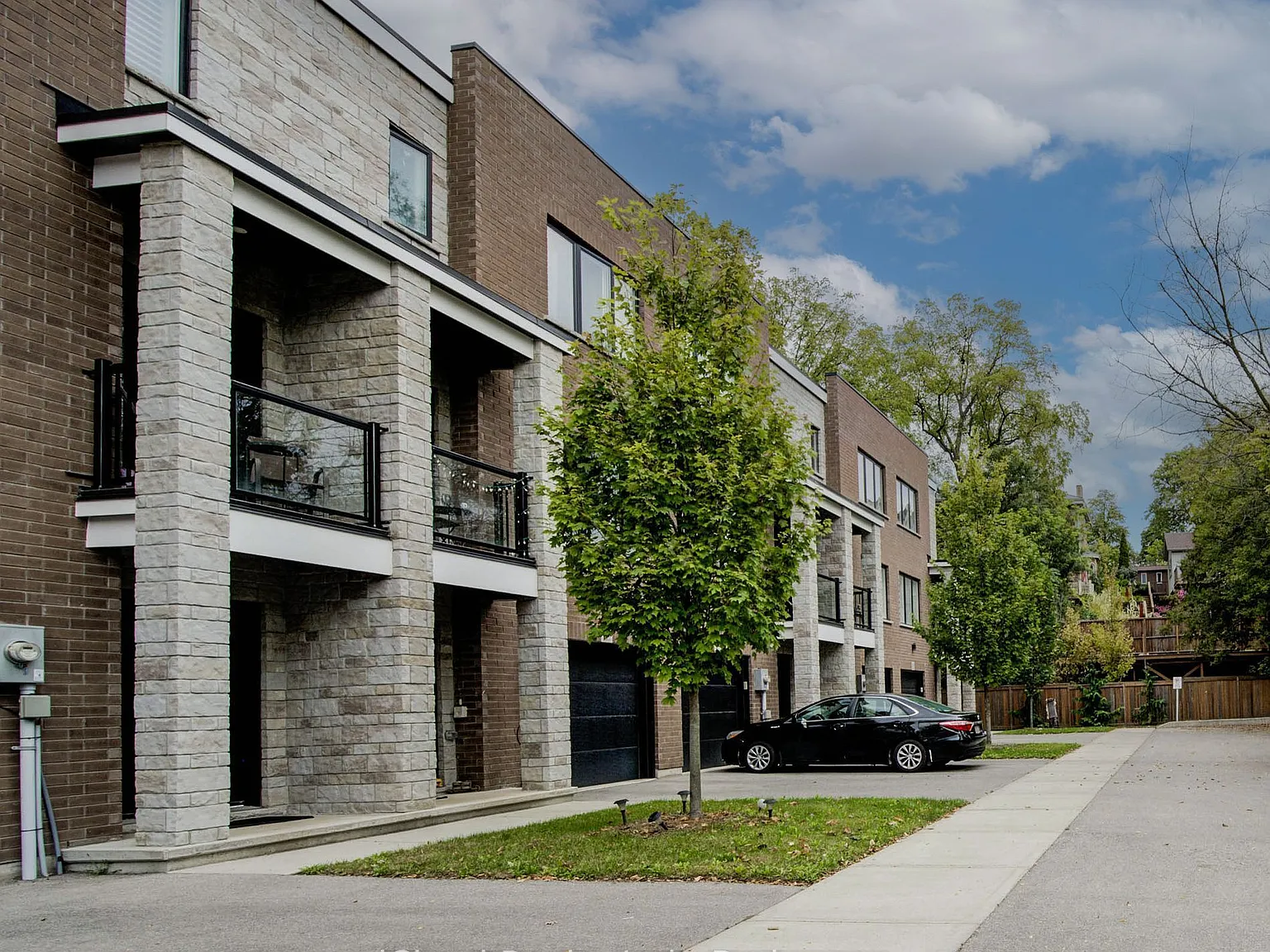 3 bed, $2,950 — Photo 2