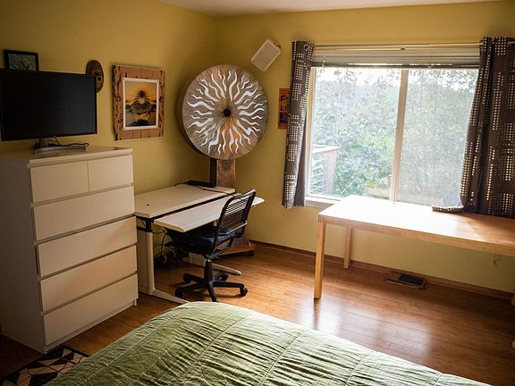 Bedroom furniture including dresser, computer table, drawing table, and artwork. Also available, 32" 4K monitor with HDMI inputs.
