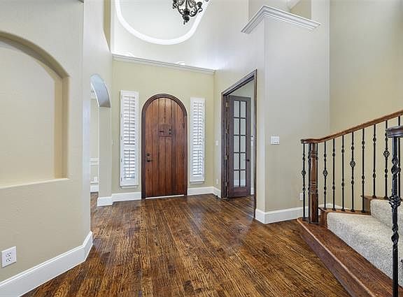 3rd image of 1501 Stillhouse Hollow Dr