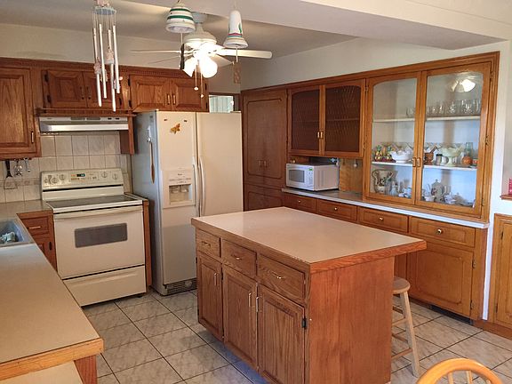 3rd image of 100 W Garwood Dr