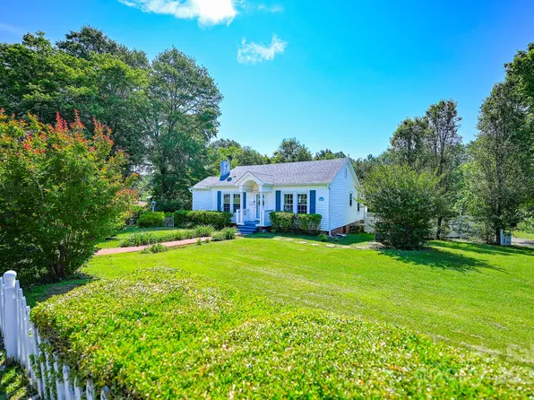 587 S Church St, Forest City, NC 28043