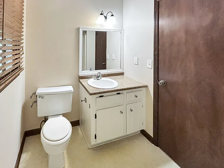 2491 Annandale Dr — Photo 32