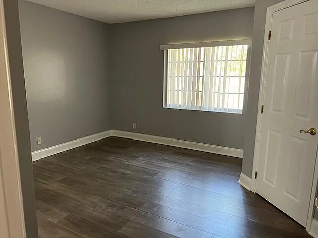 2163 Madeira Dr — Photo 12