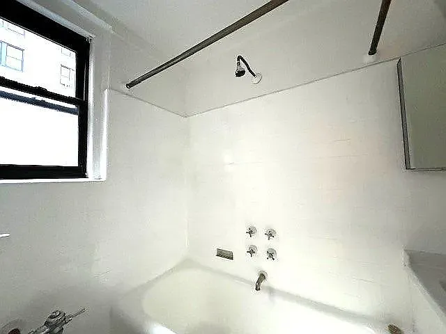 405 E 54th St #4G — Photo 7