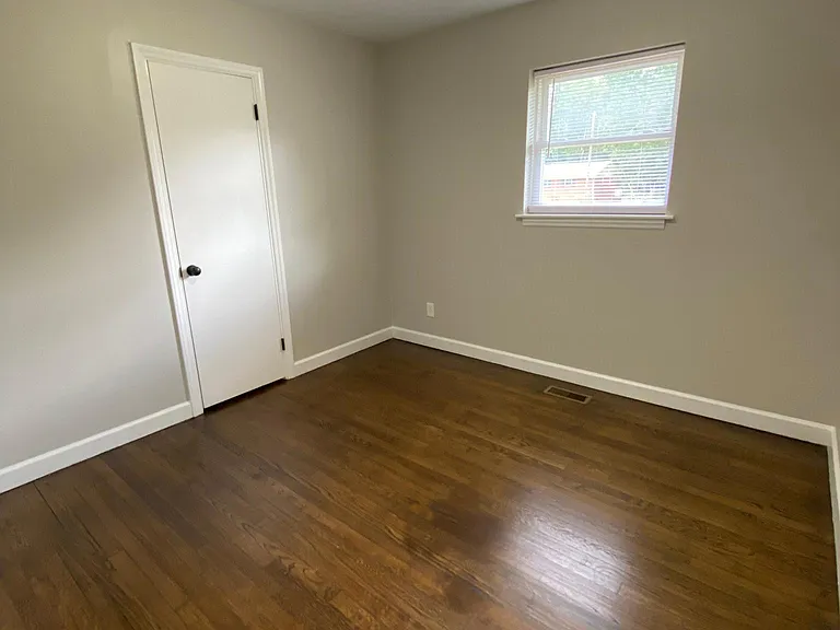 103 Pine Tree Dr — Photo 12