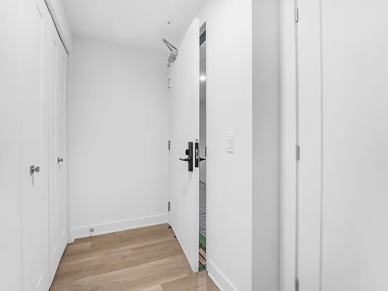 1655 Carling Ave — Photo 31