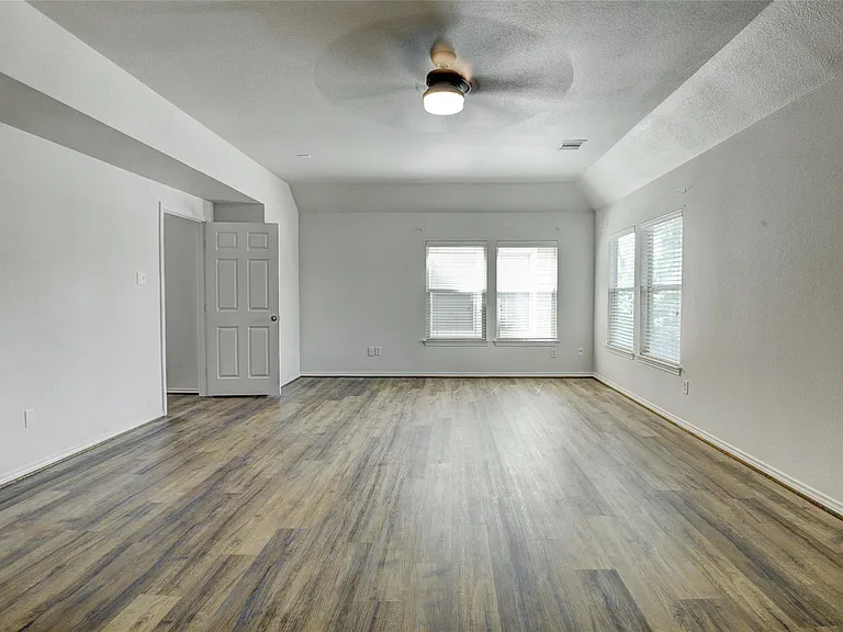 7042 Plum Creek Terrace Ln — Photo 24