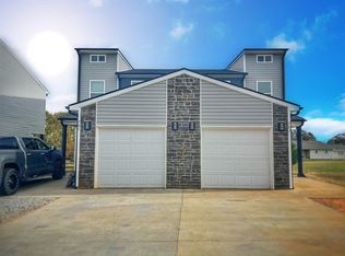 781/783 Berry Rd, Boiling Springs, SC 29316