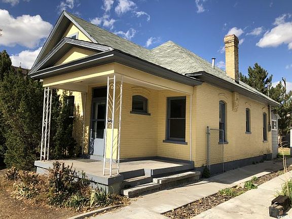 2nd image of 737 E Roosevelt Ave