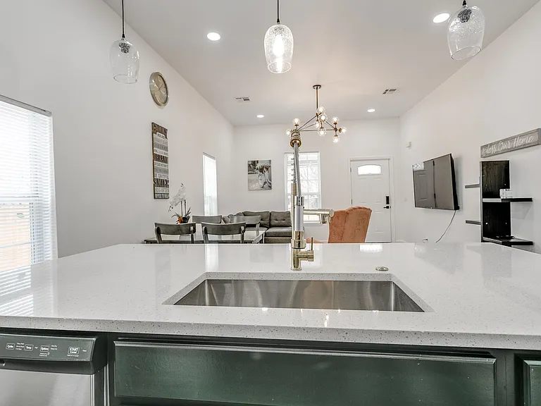 1527 NW 1st St — Photo 57