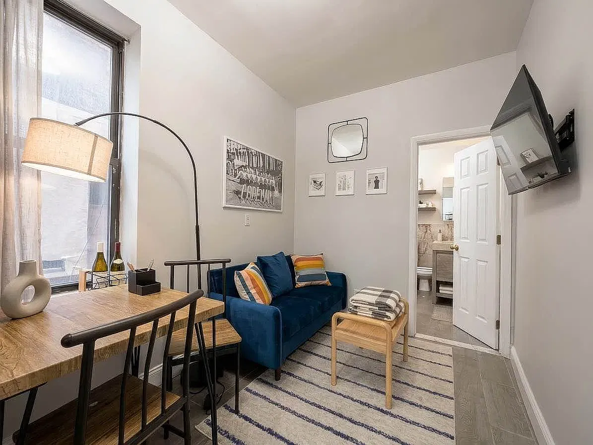 17 Saint Marks Place — Photo 3