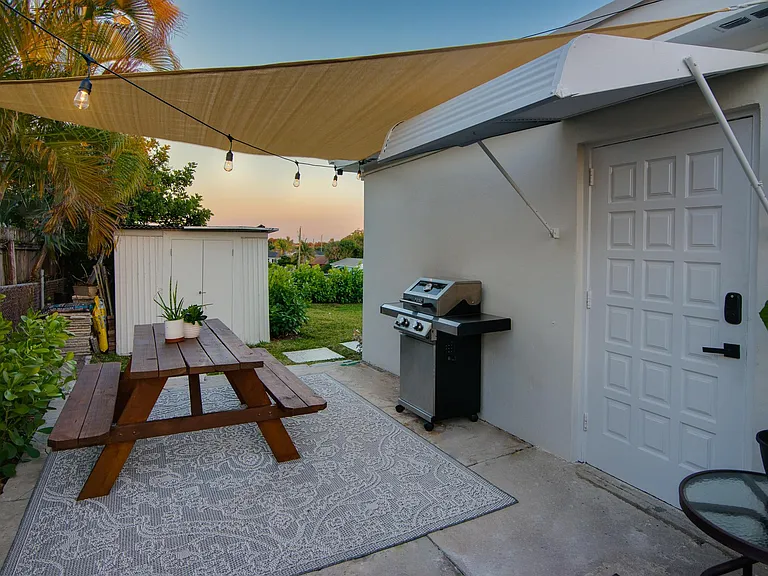 4620 Parker Ave — Photo 5