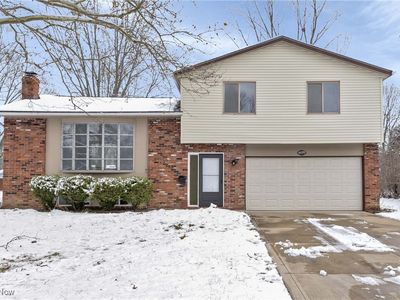 6979 Warrington Dr, North Olmsted, OH, 44070