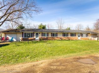 2931 Spring Hill Dr, Howell, MI 48843