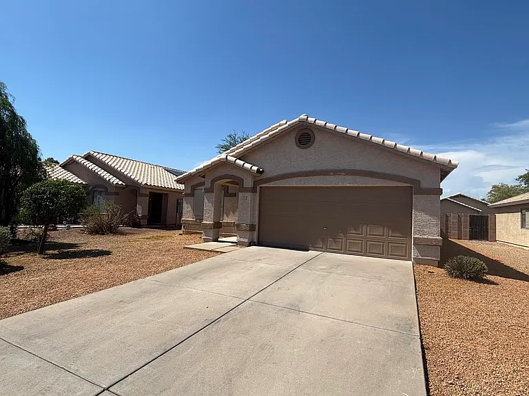 15932 W Lundberg St — Photo 2