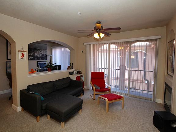 Living room pic #1