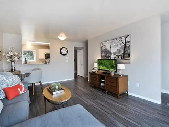 3181 Chelsea Cir, Ann Arbor, MI 48108
