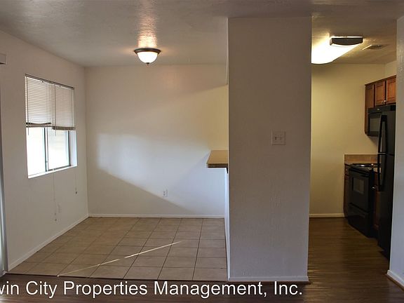 4th image of 2608 Pecan Knoll St #4479203