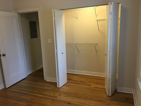 5th image of 4843 N Ashland Ave APT 1A