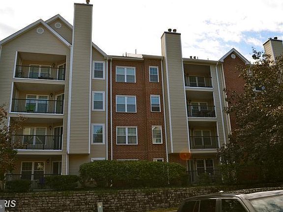 2nd image of 3307 Wyndham Cres #2169