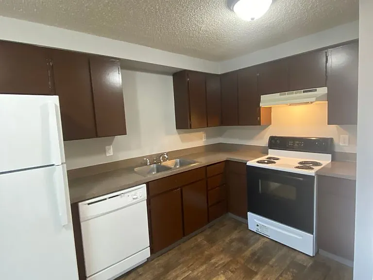 Rhoda Anne Townhomes — Photo 13