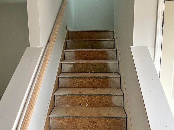 2nd image of 17 Torwood St