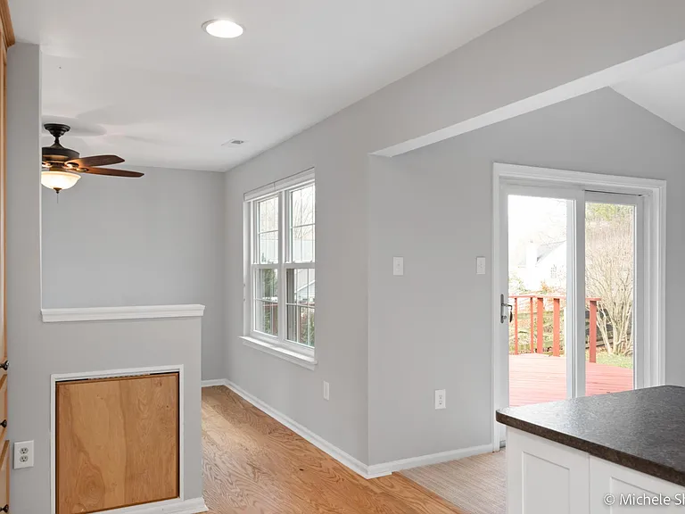 272 Yale Ct — Photo 15