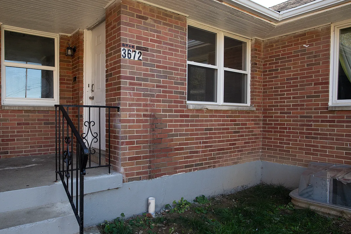 Building Photo - 3668-3674 Karwin Dr #3672