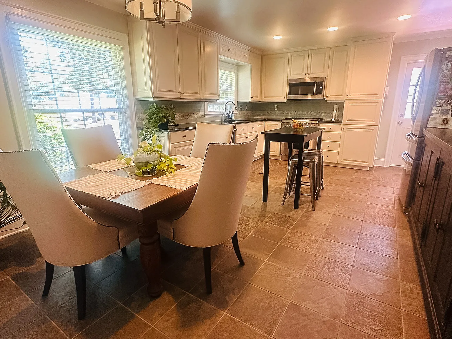 3 bed, 1531 sqft, $3,000 — Photo 2