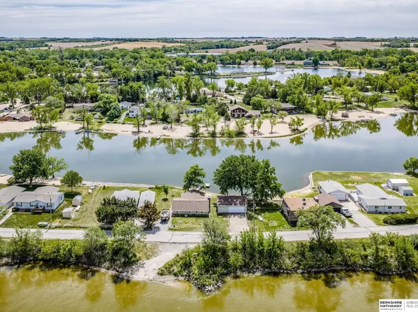 2036 Platteview Dr, Cedar Creek, NE 68016
