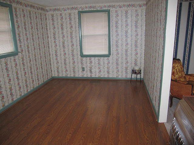 2nd image of 13527 Brownsferry Rd