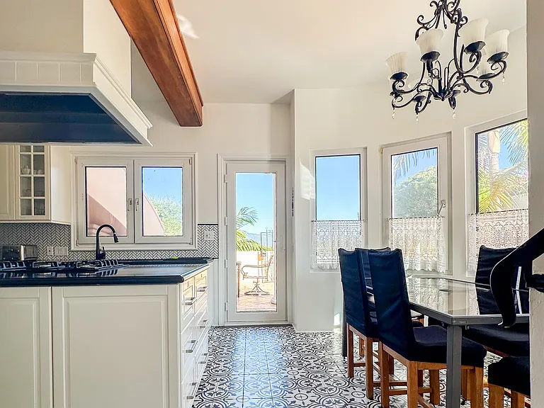 854 Miramonte Dr — Photo 12