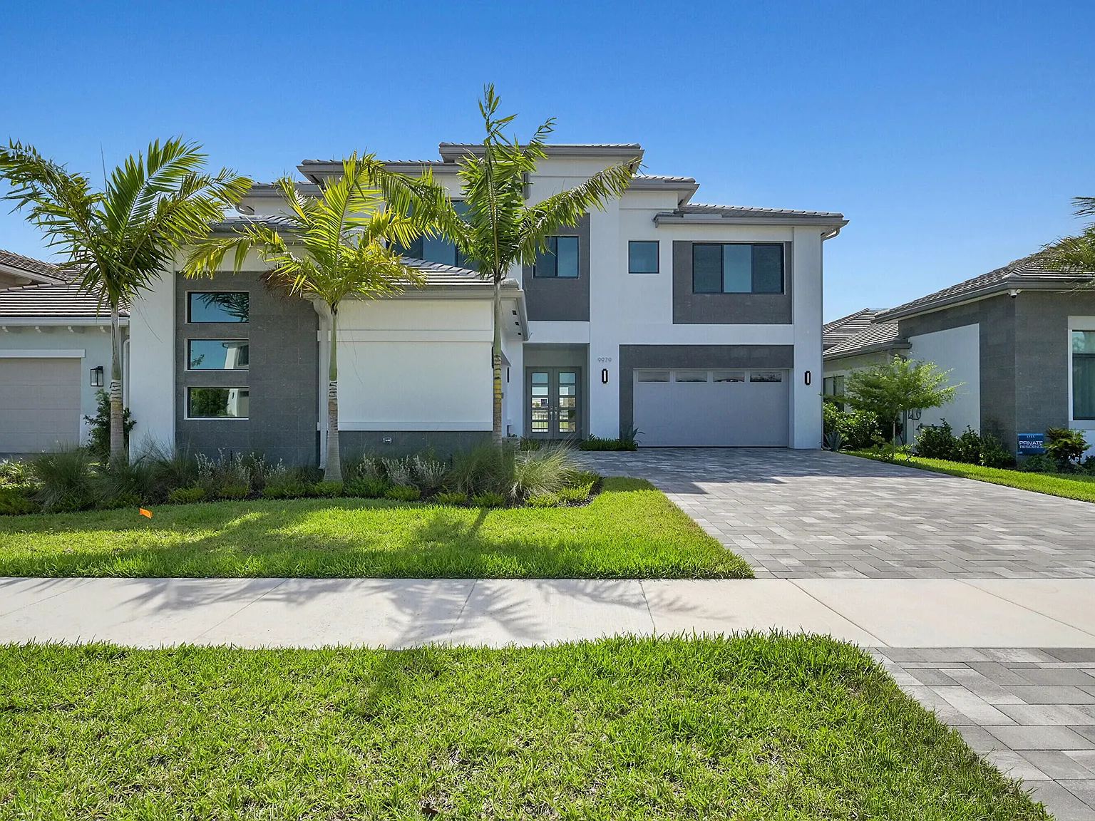 5 bed, 7.0 bath, 5260 sqft, $12,500 — Photo 2