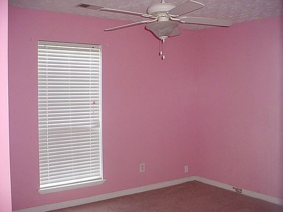 5th image of 963 Pinecrest Dr