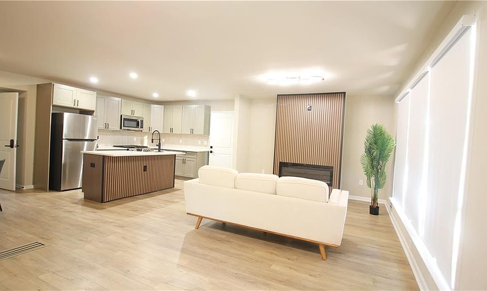 2nd image of 5207 White Blvd SW