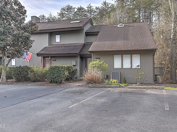 2nd image of 107 Willowbrook Dr