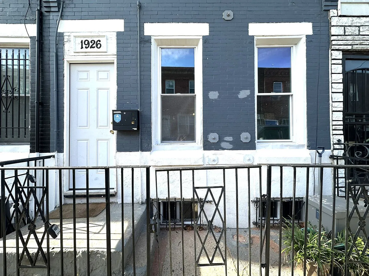Stunning 2-Bedroom Townhome in Point Breeze! Available mid-November! — Photo 3