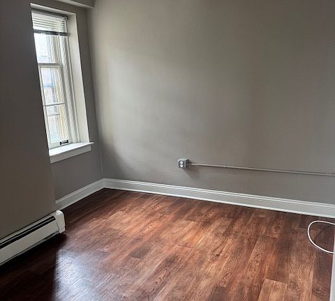 4th image of 1030 Parkside Ave #201