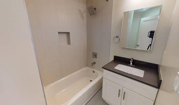 5th image of 1535 Leavenworth St APT 1