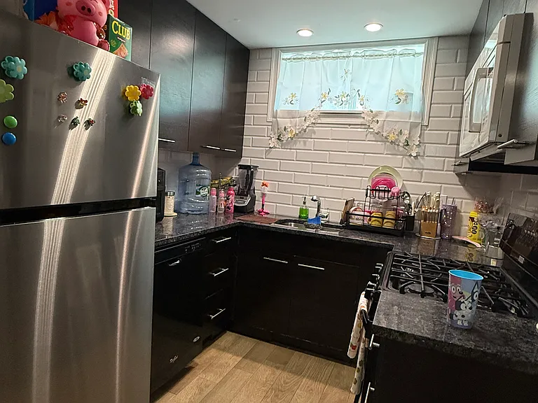 124 Perry Ave #1 — Photo 5