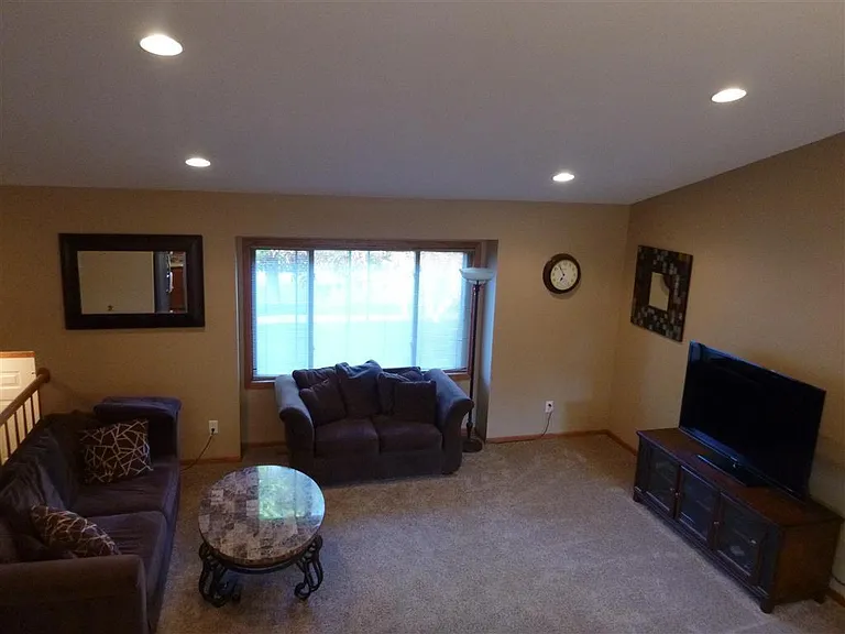 808 Chalet Dr NW — Photo 5
