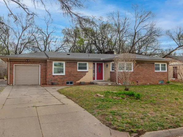 622 S Riverview Ave, Derby, KS 67037