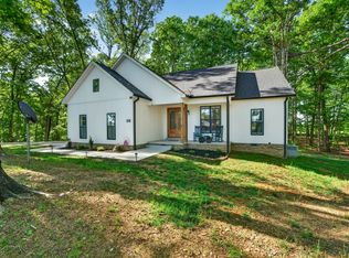 1222 Breeden Rd, Charlotte, TN 37036